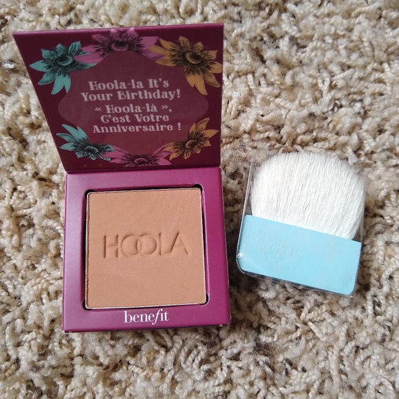 Benefit Other - Mini Hoola and brush